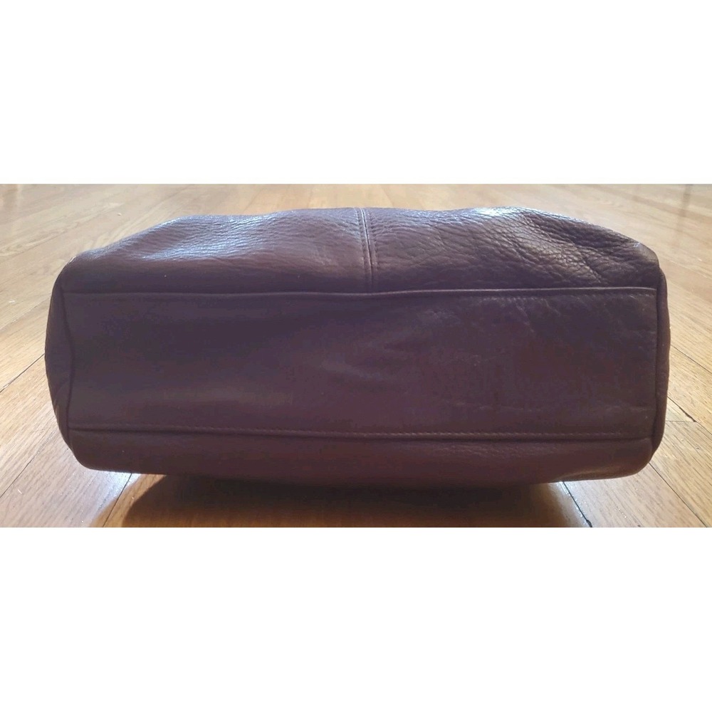 Etienne Aigner Vintage Classic Dark Burgundy Leather Shoulder Bag - Picture 7 of 13